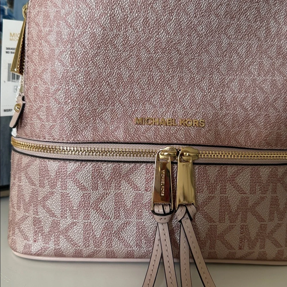 NWT🫦Michael Kors Rhea Zip Medium Color-block Logo Backpack  One Size